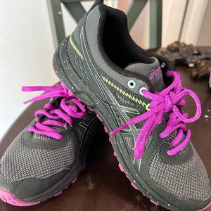 ASICS Torrance Trail women’s size 7